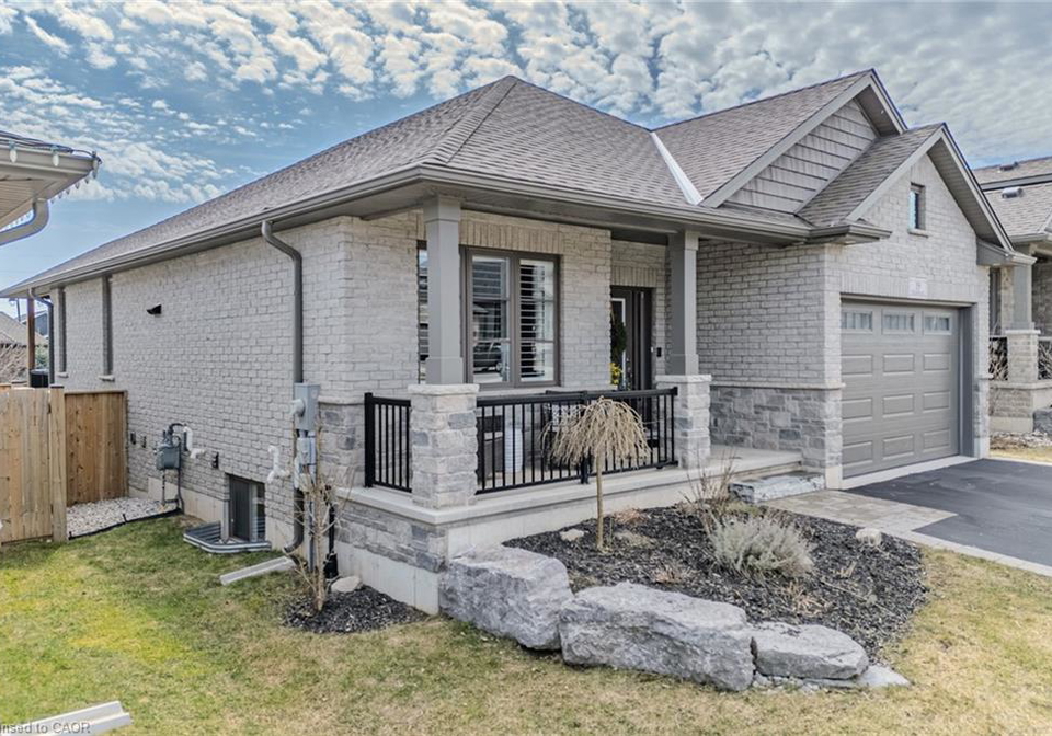 19-edgar-place-paris-ontario-40803334