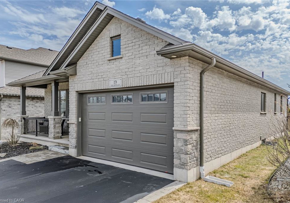19-edgar-place-paris-ontario-40803334