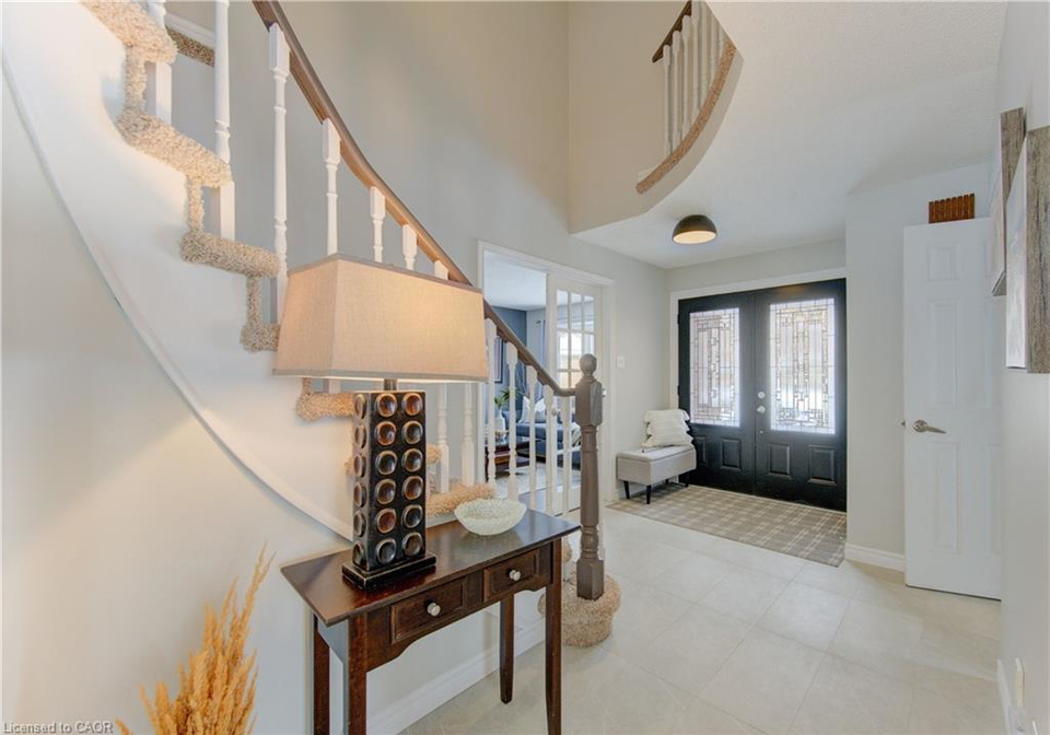 456-oakfield-court-waterloo-ontario-40803372