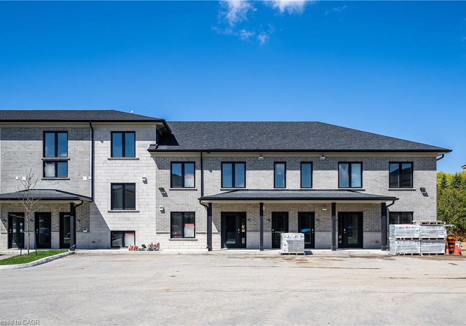 3202-vivian-line-stratford-ontario-40803419