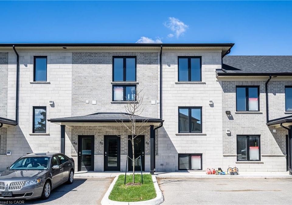 3202-vivian-line-stratford-ontario-40803423