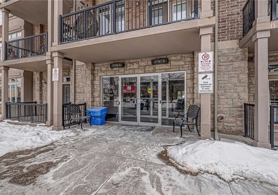 396-plains-road-e-burlington-ontario-40803569