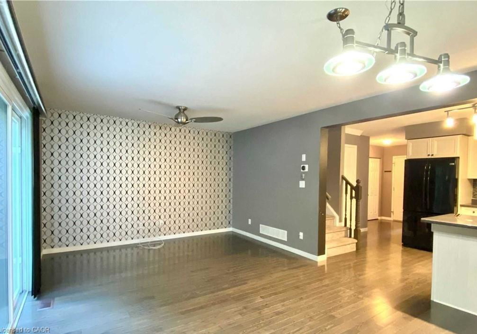 300-fallowfield-drive-kitchener-ontario-40803587