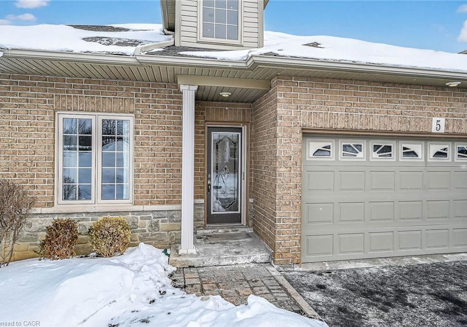 5-georgian-trail-glanbrook-ontario-40803594