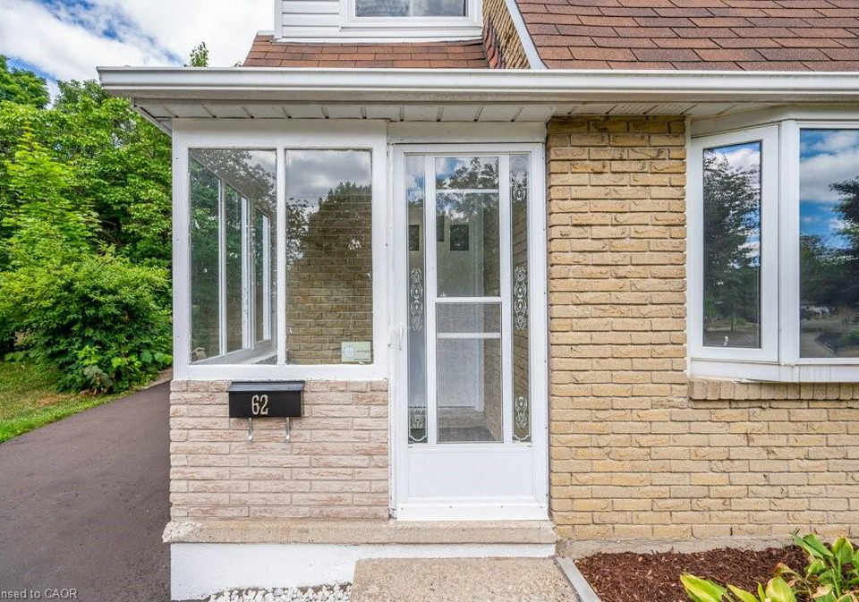 62-pepperwood-crescent-kitchener-ontario-40803635