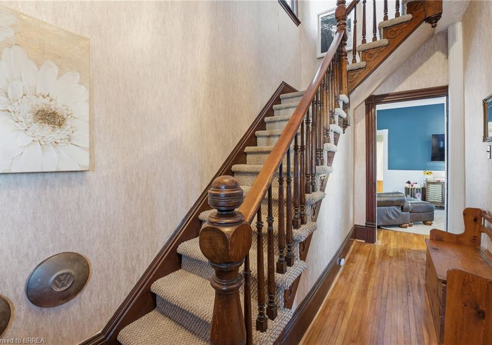 187-sydenham-street-brantford-ontario-40803706