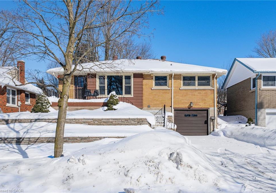 220-clark-avenue-kitchener-ontario-40803720
