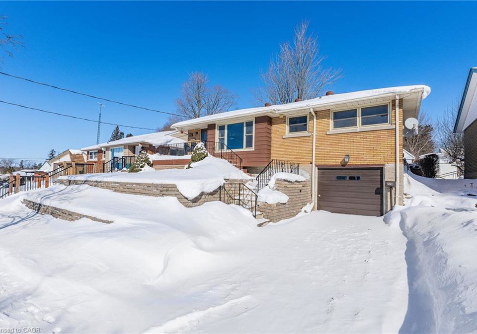220-clark-avenue-kitchener-ontario-40803720