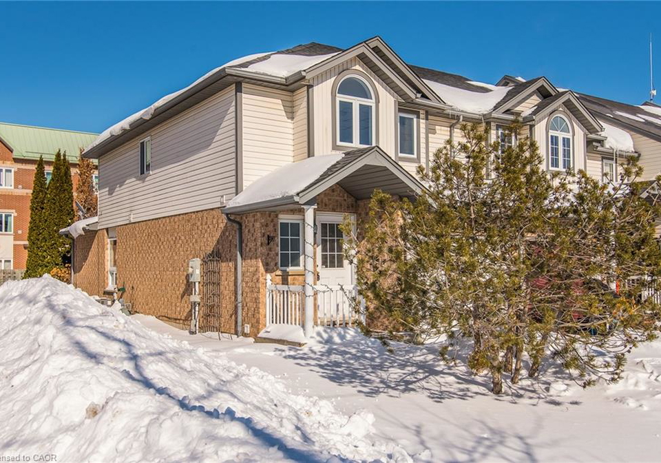 293-activa-avenue-kitchener-ontario-40803779