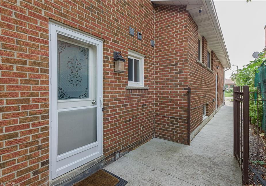 3-pottery-crescent-brampton-ontario-40803793
