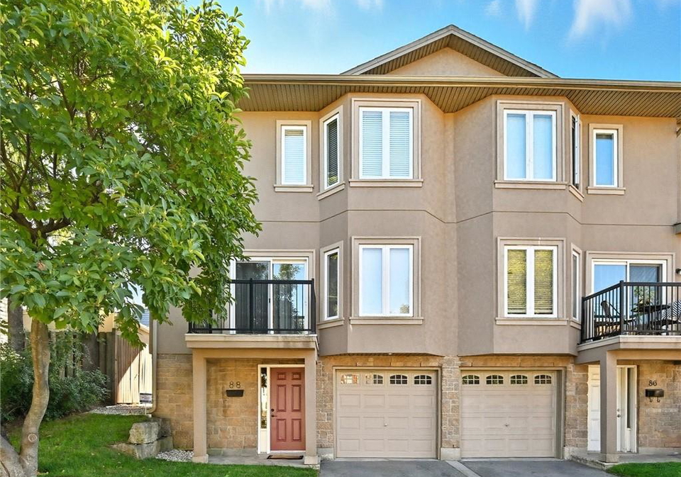 88-wood-street-e-hamilton-ontario-40803797