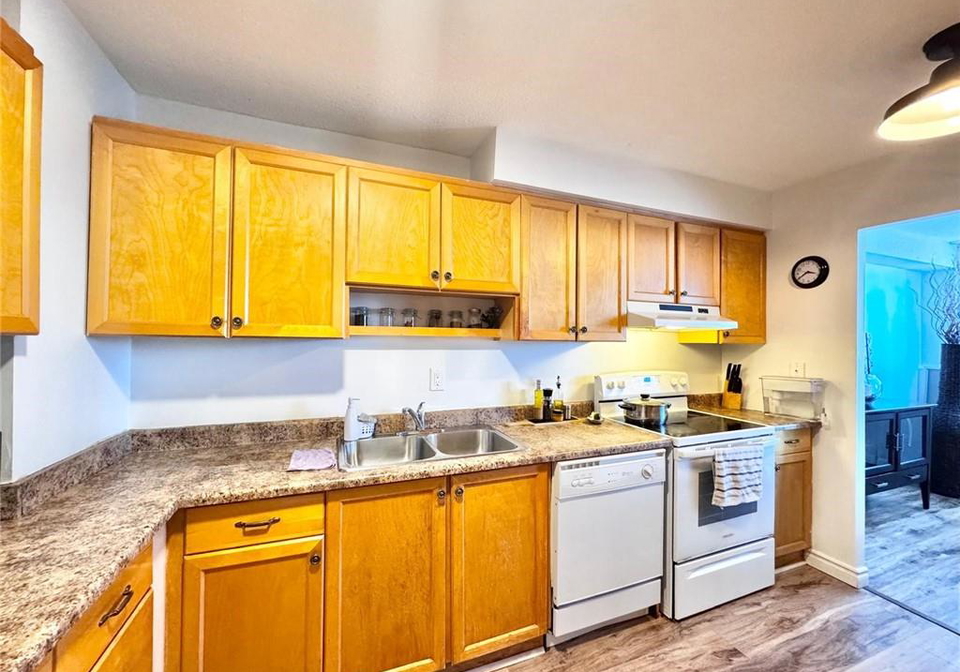 375-king-street-n-waterloo-ontario-40803819