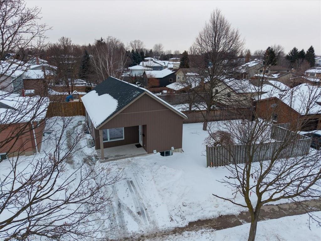 2-pipers-green-court-kitchener-ontario-40803834