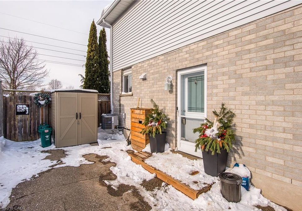 34-sacha-road-cambridge-ontario-40803936