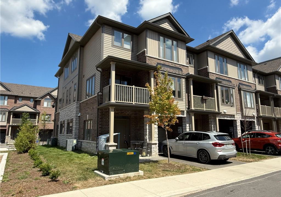 19-picardy-drive-stoney-creek-ontario-40803965