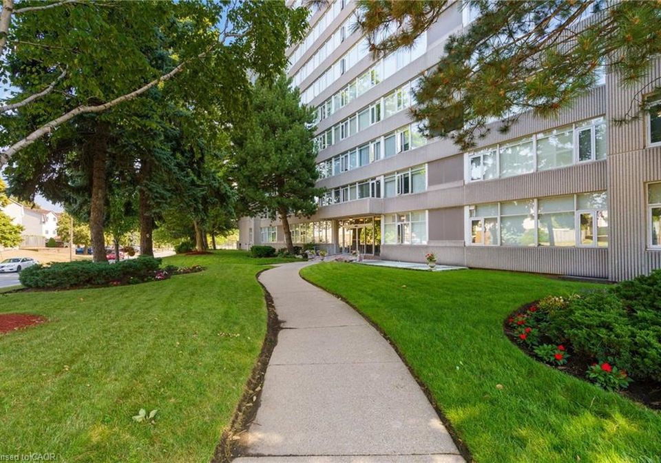 30-harrisford-street-hamilton-ontario-40803969