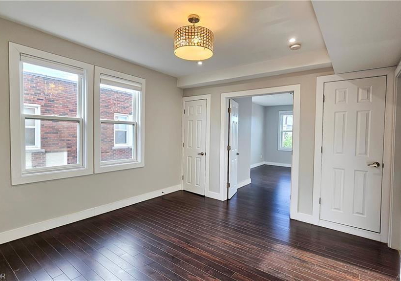 1544-king-street-e-hamilton-ontario-40804033