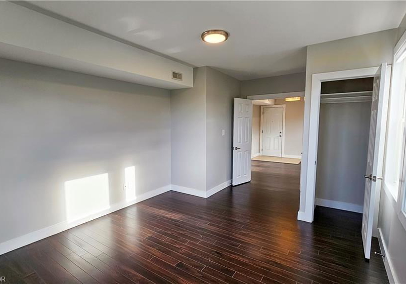 1544-king-street-e-hamilton-ontario-40804033
