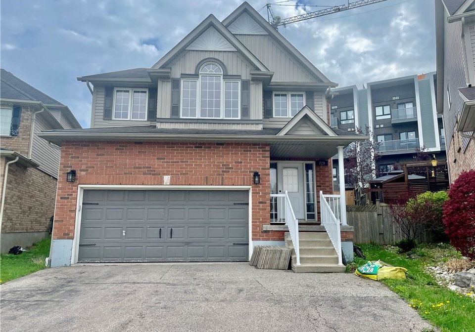229-sunny-meadow-court-kitchener-ontario-40804086