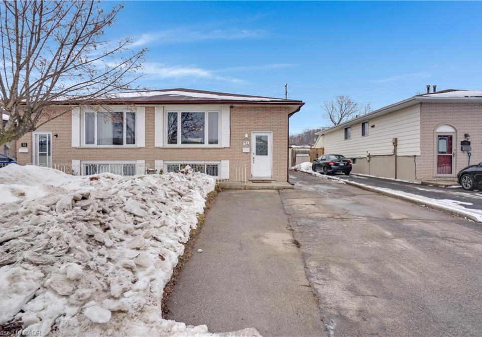 74-bakersfield-drive-cambridge-ontario-40804100