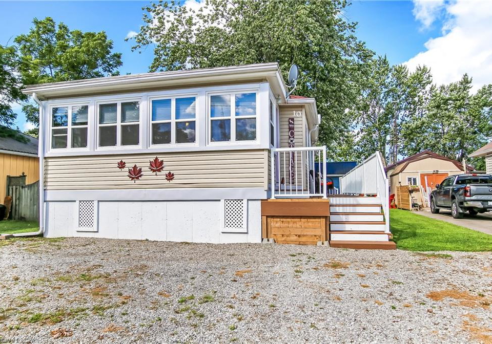 10-fourth-avenue-long-point-ontario-40804267