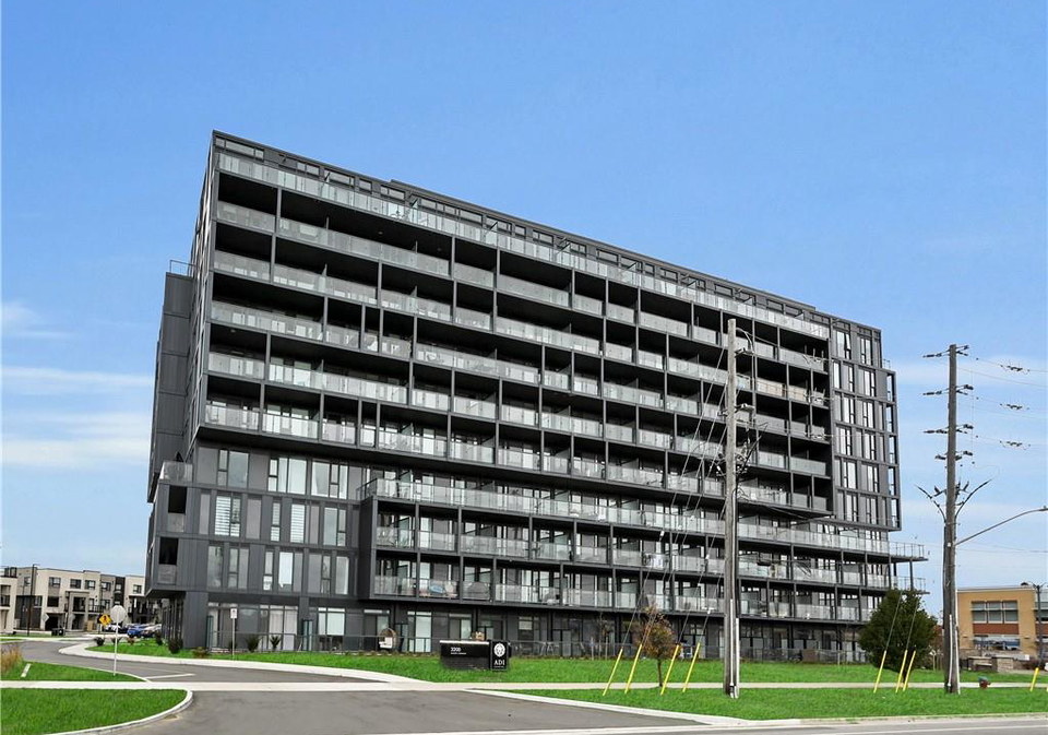 3200-dakota-common-burlington-ontario-40804328