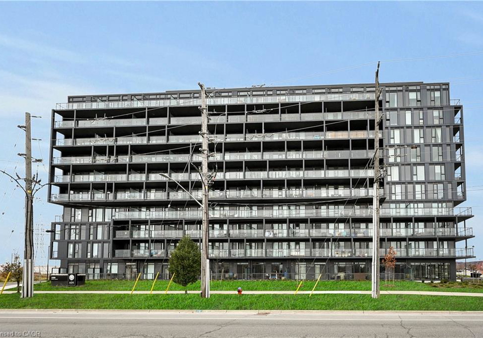 3200-dakota-common-burlington-ontario-40804328