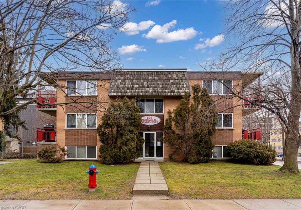 807-robinson-street-burlington-ontario-40804343
