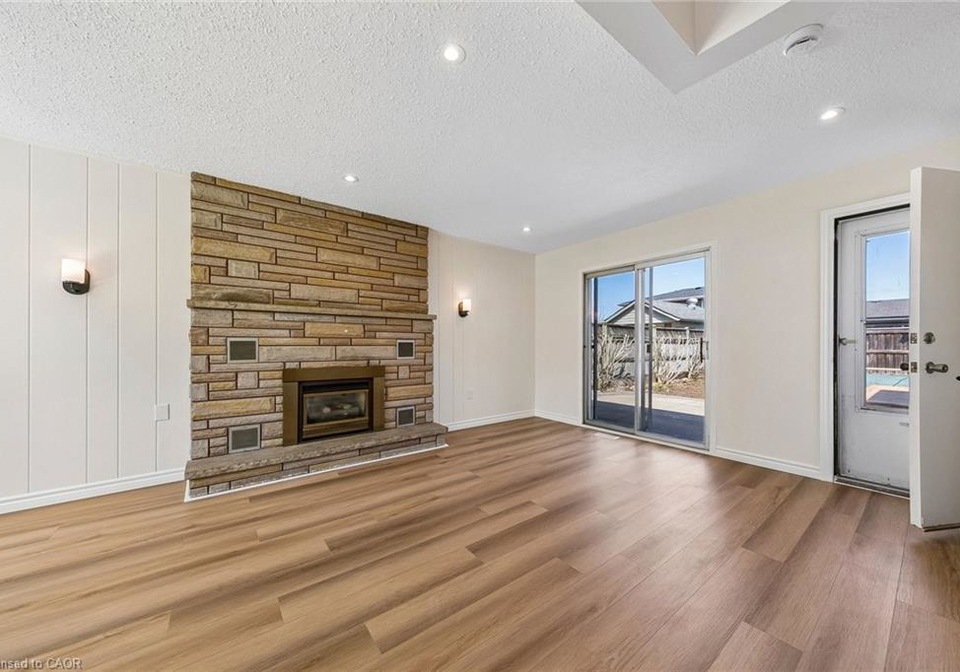 32-lynwood-drive-stoney-creek-ontario-40804352