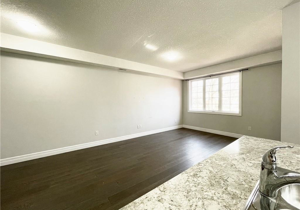 44-fourth-avenue-kitchener-ontario-40804377
