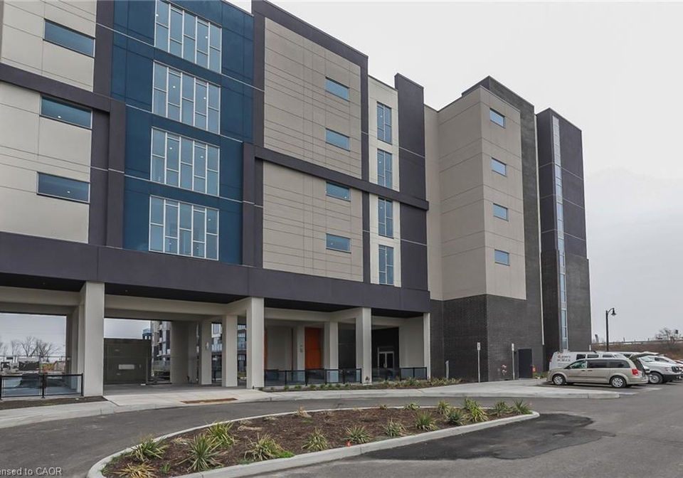 16-concord-place-grimsby-ontario-40804485