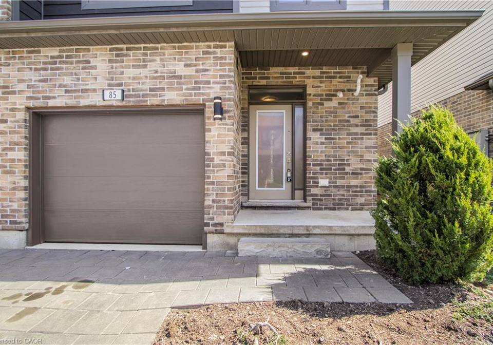 1960-dalmagarry-road-london-ontario-40804524