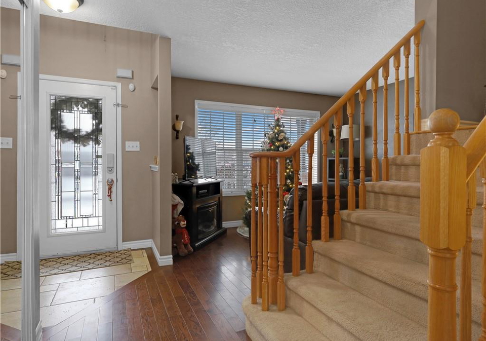 66-gaydon-way-brantford-ontario-40804547