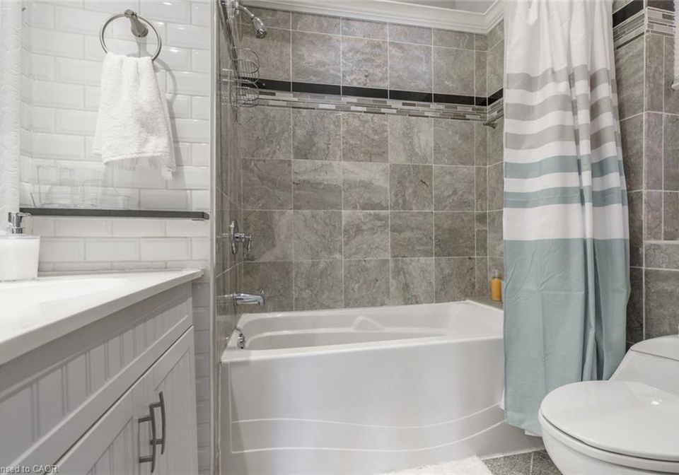 7-hess-street-n-hamilton-ontario-40804679