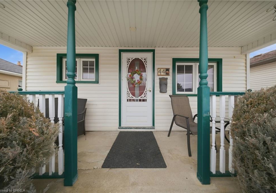 44-curtis-street-brantford-ontario-40804693
