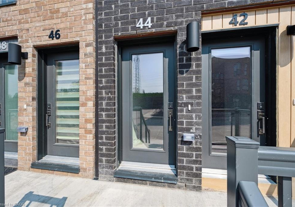 44-urbane-boulevard-kitchener-ontario-40804711