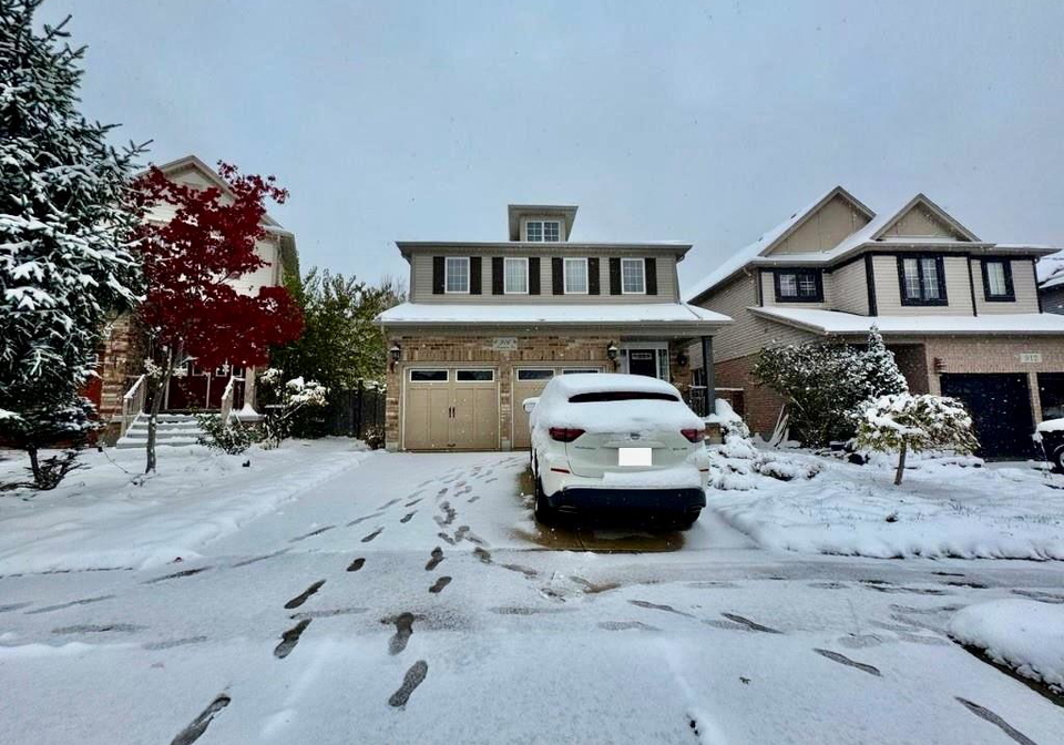 916-magdalena-court-kitchener-ontario-40804728