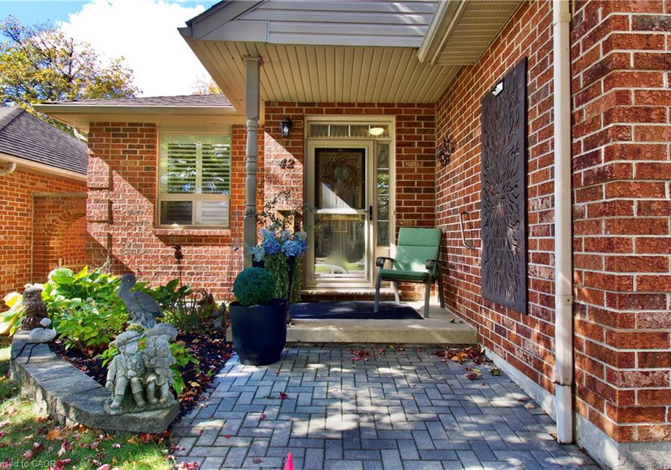 42-greentrail-drive-hamilton-ontario-40804867