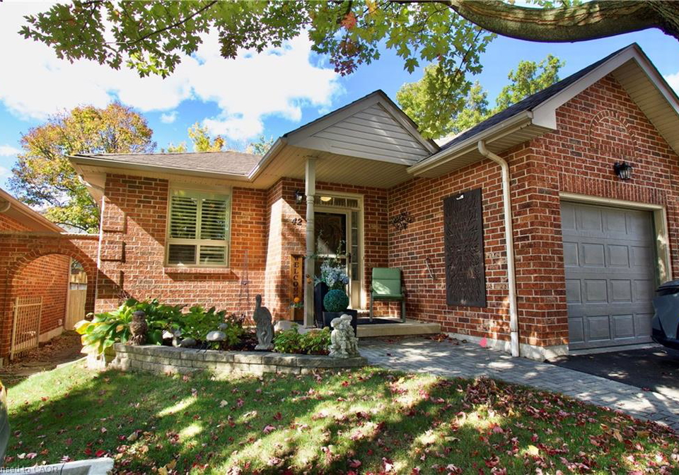 42-greentrail-drive-hamilton-ontario-40804867