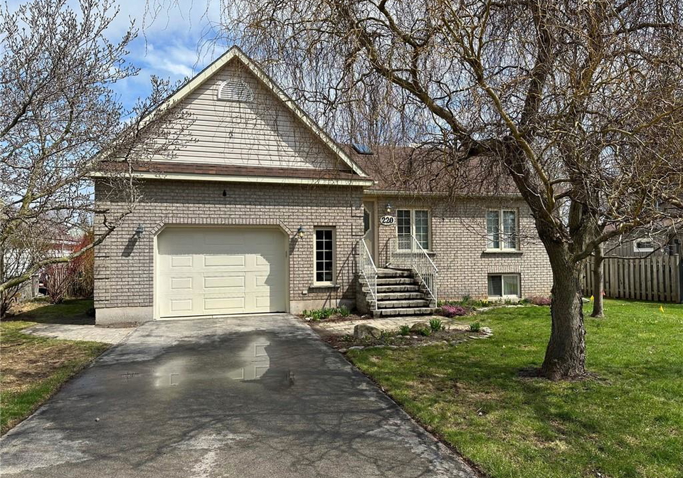 220-regent-avenue-port-dover-ontario-40804882