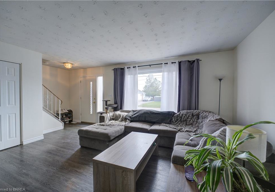 32b-morley-avenue-brantford-ontario-40804889
