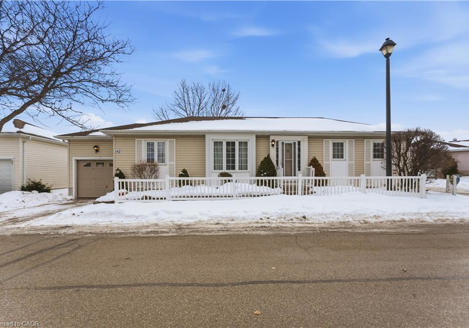 142-silverbirch-boulevard-mount-hope-ontario-40805010