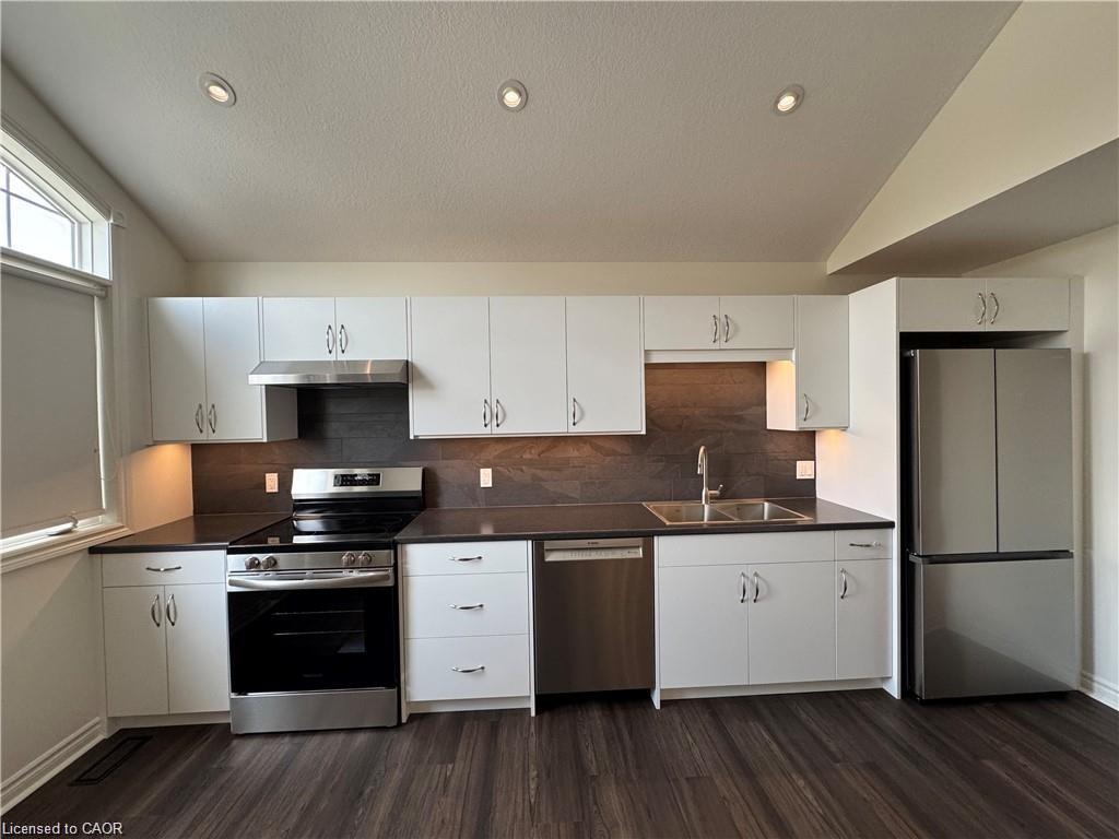 15-helena-feasby-street-kitchener-ontario-40805041