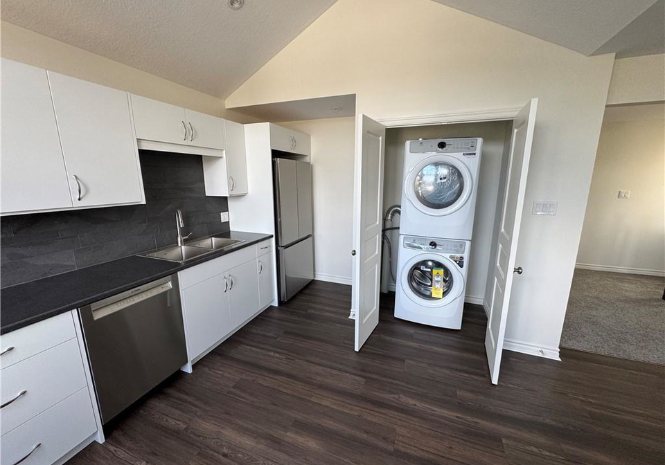 15-helena-feasby-street-kitchener-ontario-40805041