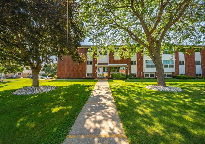 60-donly-drive-simcoe-ontario-40805305