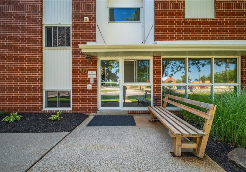 60-donly-drive-simcoe-ontario-40805305