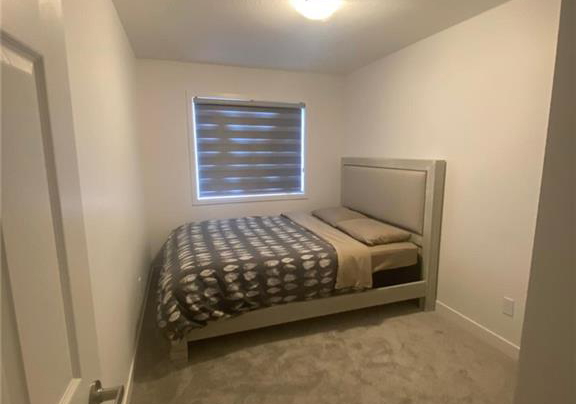 14-roper-kitchener-ontario-40805339