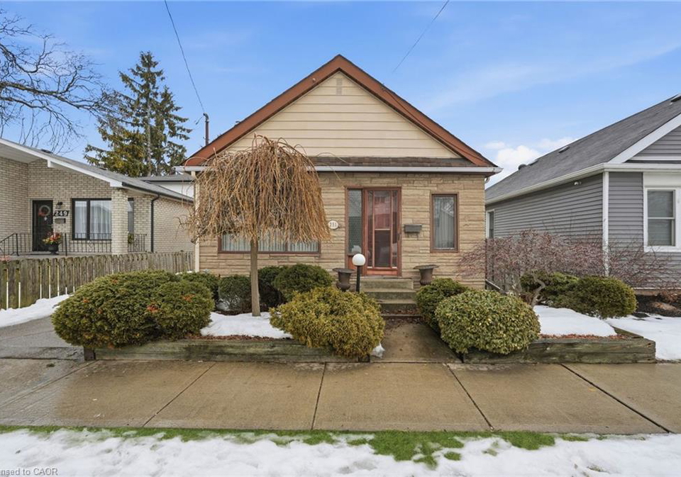 251-brucedale-avenue-e-hamilton-ontario-40805354