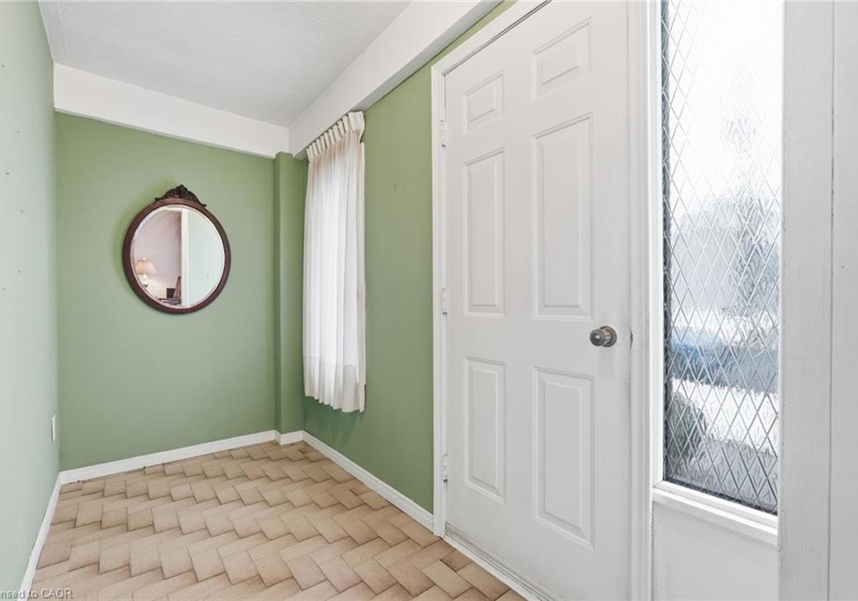 251-brucedale-avenue-e-hamilton-ontario-40805354