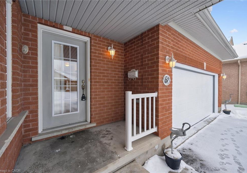 67-whitepine-way-guelph-ontario-40805361